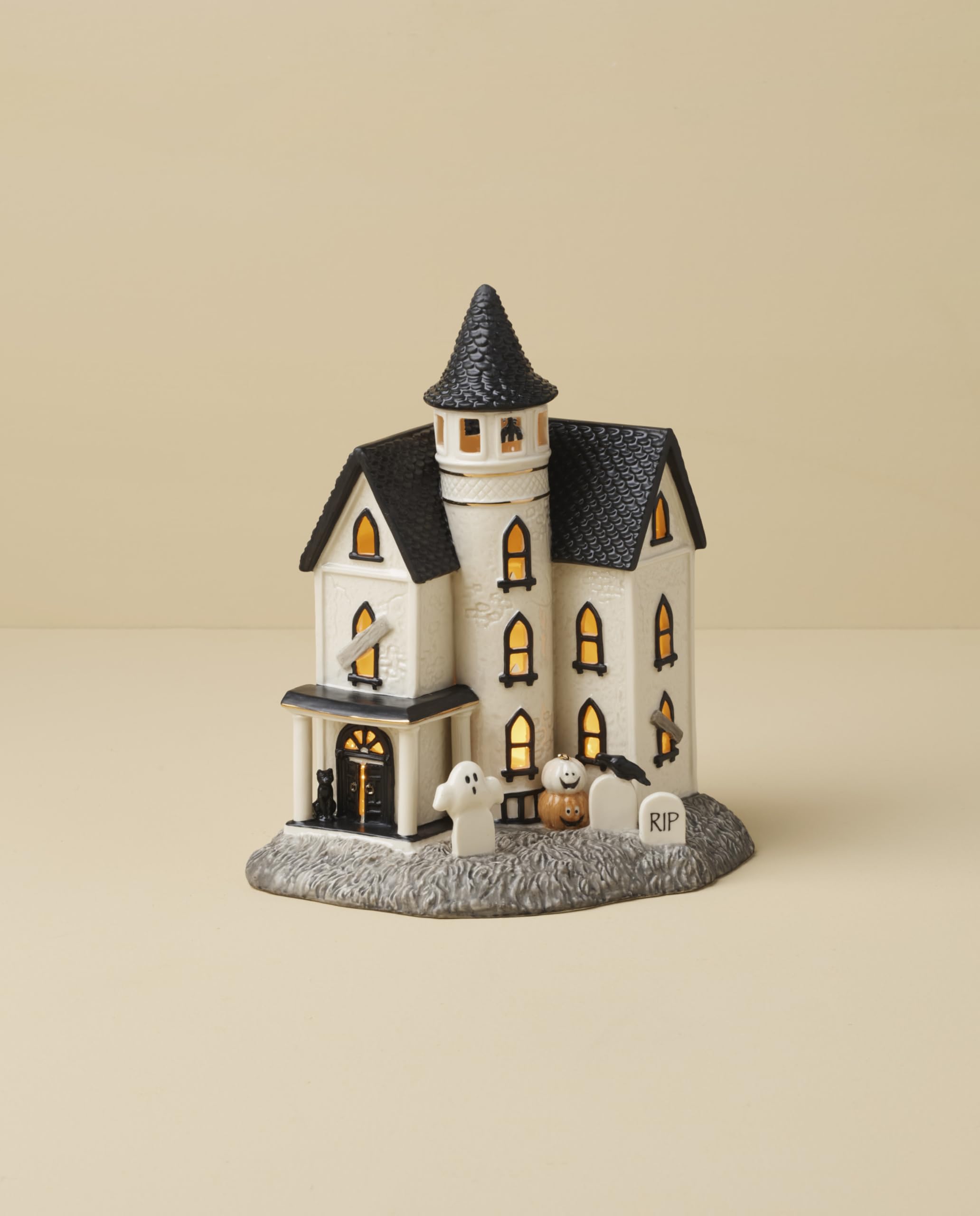 Amazon.com: Lenox Vintage Halloween Light-Up Manor Figurine, 8.25